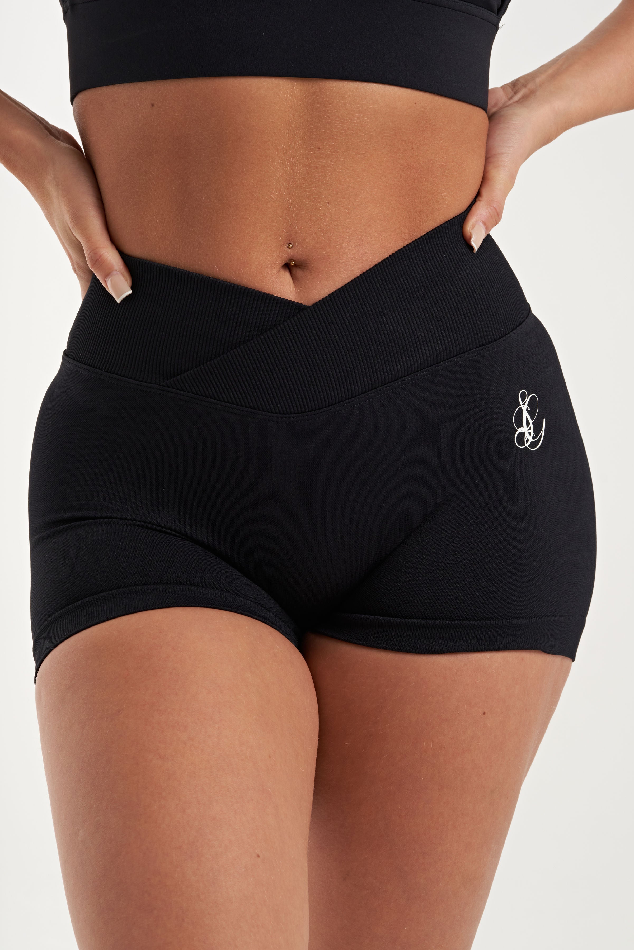 Day-to-day Scrunch Bum Shorts in Black
